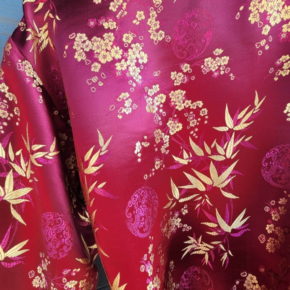 Oriental Magenta / Gold Bed Jacket with Belt o/s - Picture 5 of 5